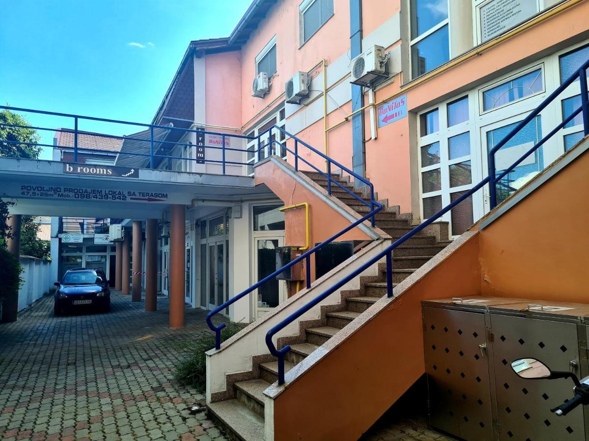 Bonitos, Sobe-Rooms Slavonski Brod Exterior foto